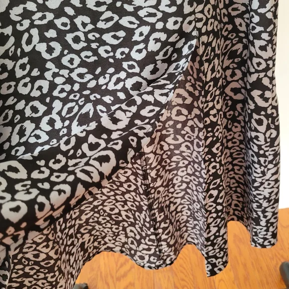 Leopard Print Midi Skirt - Size Medium - Picture 4 of 8